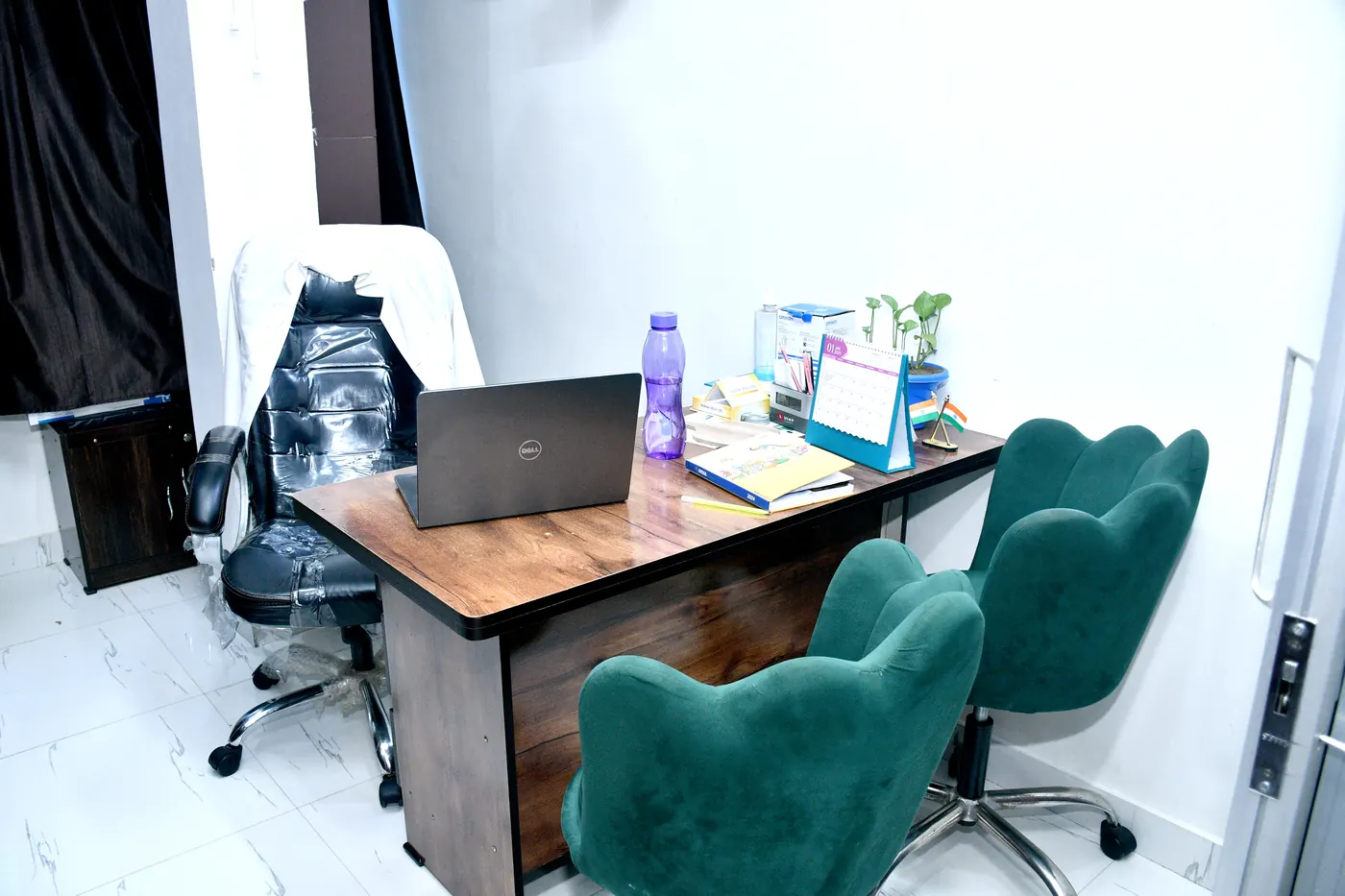 Hair transplant procedure room at Elegant Clinic Patna