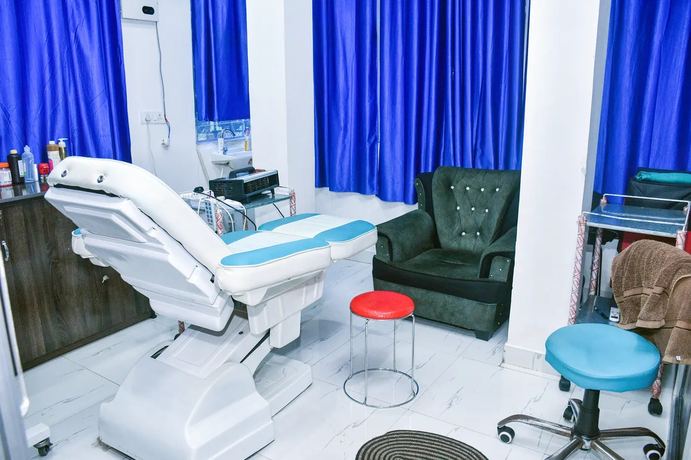 Elegant Clinic Patna interior 1